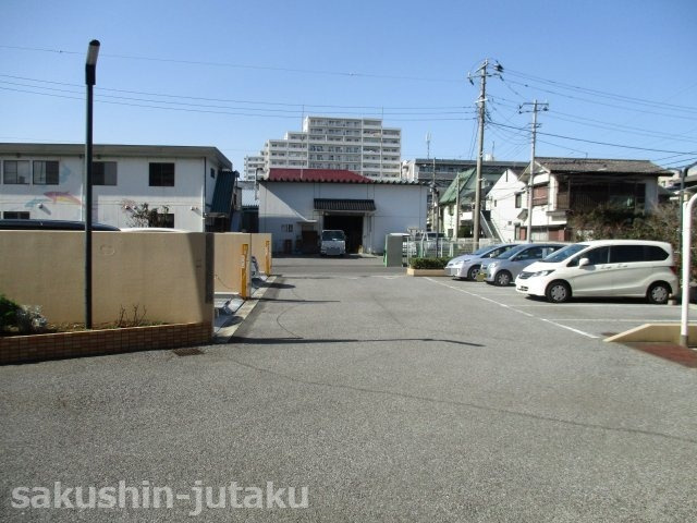 ダイアパレス幕張の駐車場|駐車場です