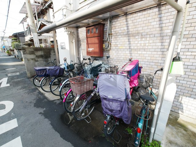 【その他共用部分】 | チェリー永和 | 自転車置き場です
