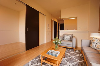 【居間・リビング】 | Excellent Palace | CG画像のため家具はつきません