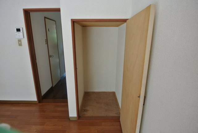 【収納】 | フェリース | リビング収納※同タイプの写真です。実際の設備・内装色等が変更になる場合がございます。
