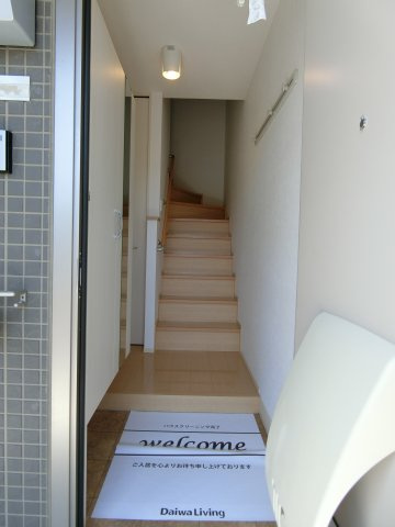 Mel-court（メルコート）の玄関