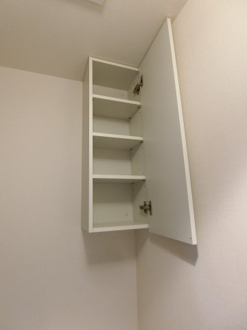 エストマルス　A棟の収納|イメージ105号室の写真（反転あり）
