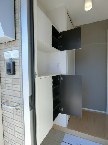 エストマルス　A棟の収納|イメージ105号室の写真（反転あり）