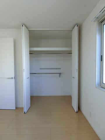 エストマルス　A棟の収納|イメージ105号室の写真（反転あり）