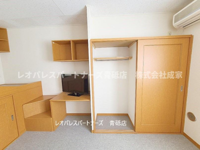 【収納】 | クロスロード | 1階はフローリング、2階以上はカーペットタイプとなります。
