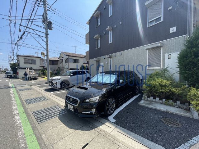 コスモスAの駐車場