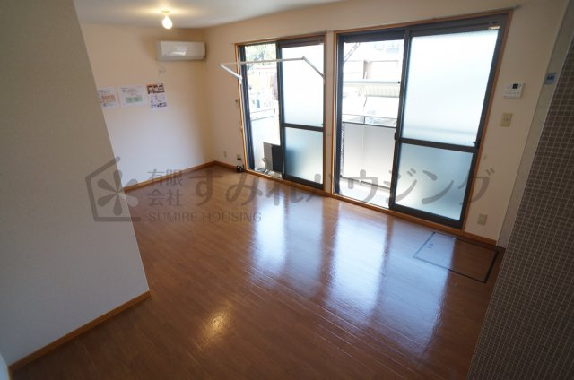 グリーンフォーレスト伊丹　C棟の居間・リビング