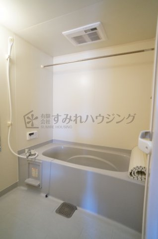 グリーンフォーレスト伊丹　C棟の浴室