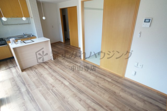 グリーンフォーレスト伊丹　C棟の居間・リビング