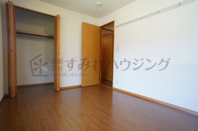 グリーンフォーレスト伊丹　C棟の洋室