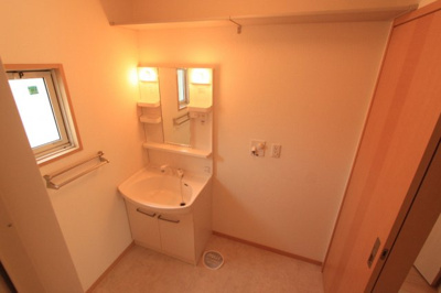 【洗面所】 | ヴィラコートＢ | 広い洗面スペース