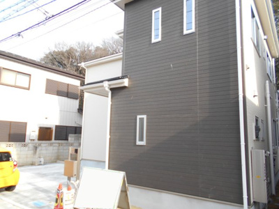 【外観】 | さいたま市　岩槻区　加倉　全1棟　56坪 | 外観は落ち着いています。2980から2599万円に価格変更です。