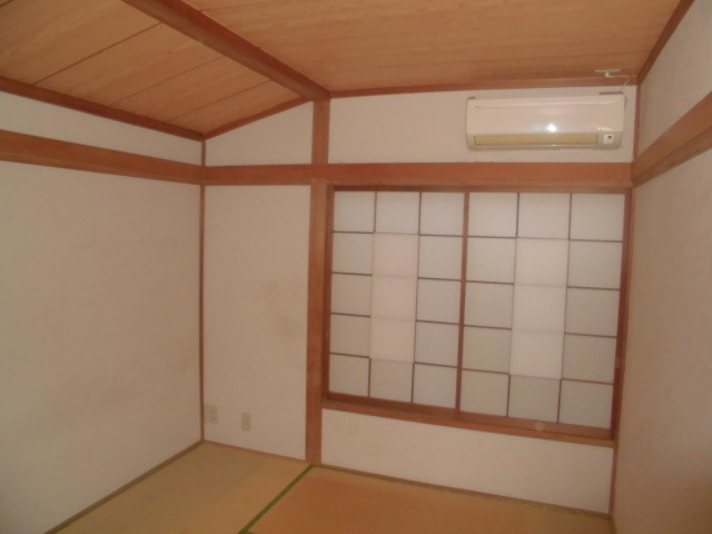 下落合４丁目貸家の和室|２階和室約６帖