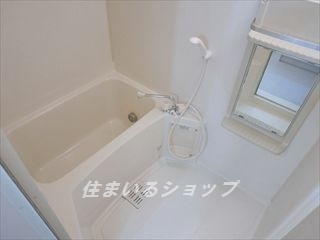 リヴィエールひのかわ　Ａの浴室|追い焚きあり