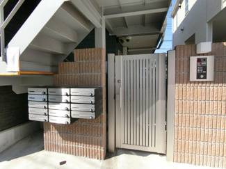 【エントランス】 | エントランスと郵便受け