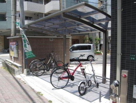 リラス博多の駐車場