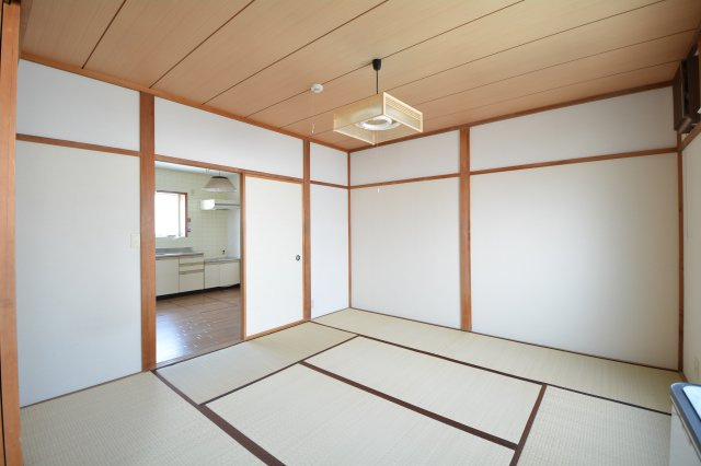【和室】 | 高樋アパート | 8帖