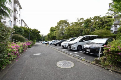 【駐車場】 | 宮前平グリーンハイツ52号棟 | 平置き駐車場