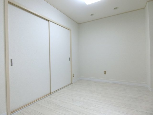 【寝室】 | サンシャイン7