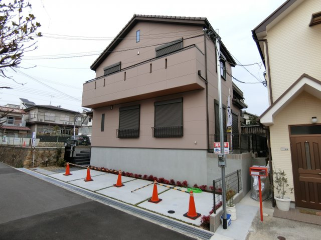 神戸市垂水区青山台2丁目 新築戸建の外観|お洒落な外観です