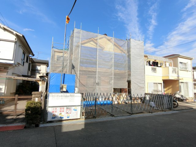 明石市魚住町清水　新築戸建の外観|間口の広い戸建て住宅です　南向き