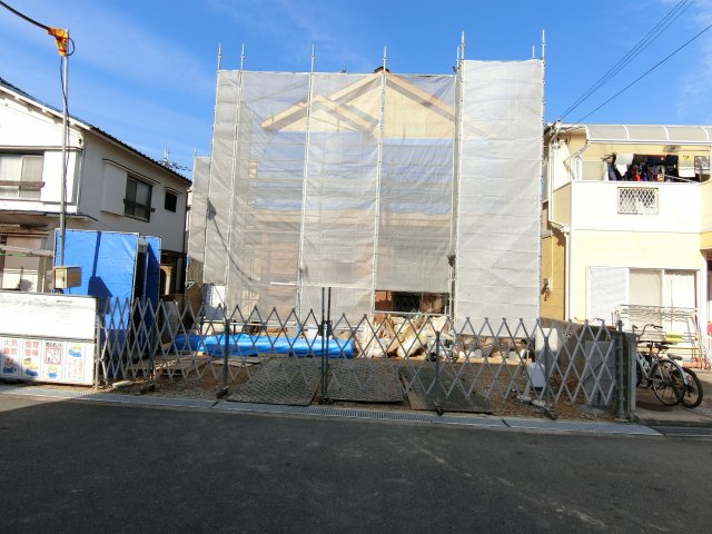 明石市魚住町清水　新築戸建の前面道路含む現地写真|広い立派な新築住宅の誕生です　完成が待ち遠しいですね