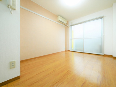 【洋室】 | クイーンレジデンス