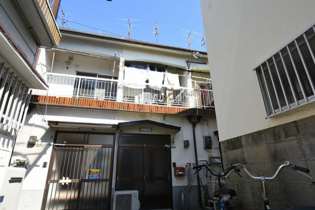 西宮市甲子園口６丁目中古テラスハウスの外観