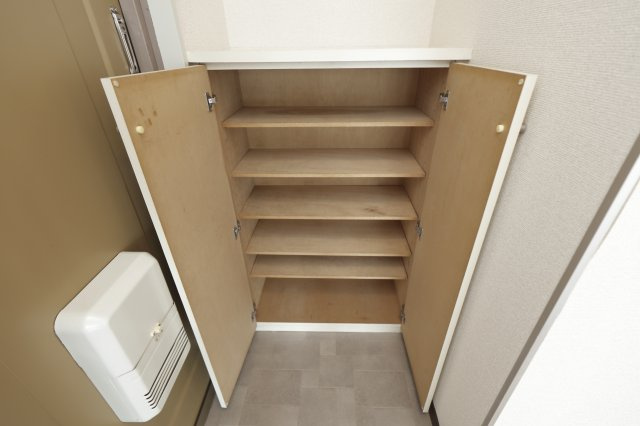 YKハイツの玄関