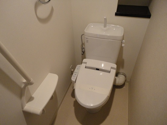 ゾネ医大キャンパス前のトイレ