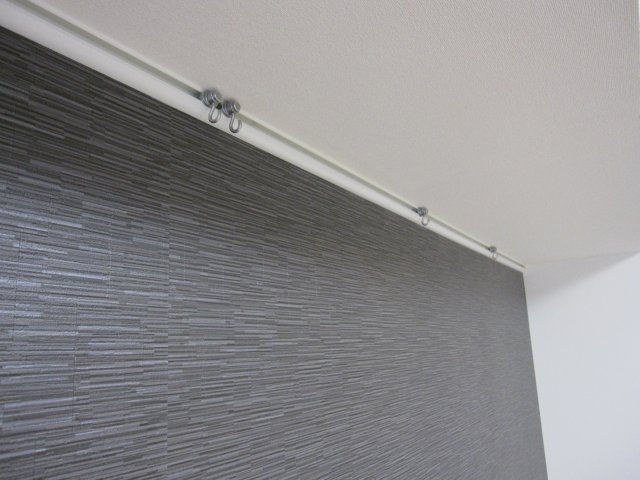 ゾネ医大キャンパス前の設備|ピクチャーレール