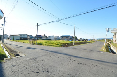 【前面道路含む現地写真】 | 黒石市上十川土地 | 交差点