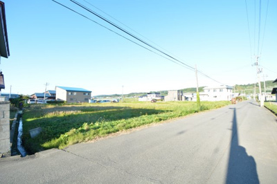 【前面道路含む現地写真】 | 黒石市上十川土地 | 南側道路