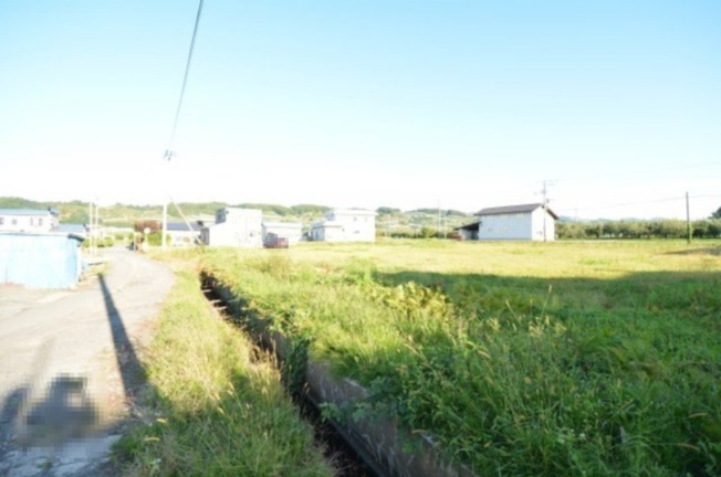 【前面道路含む現地写真】 | 黒石市上十川土地 | 西側道路