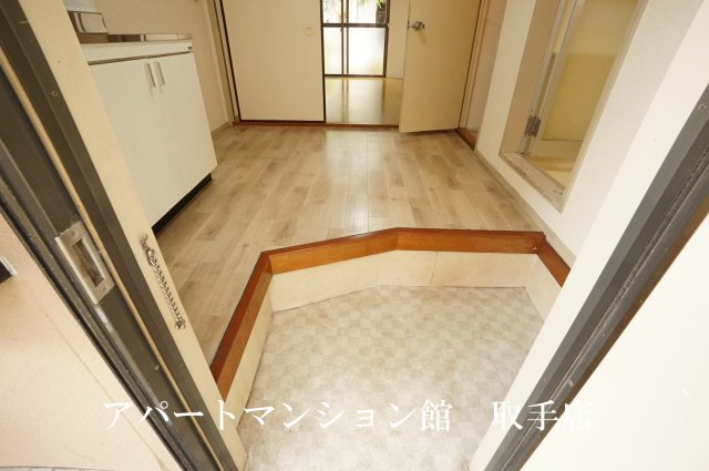ロンバートトミタⅡの玄関