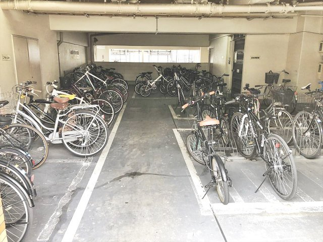 岩井橋ロイヤルハイツの駐車場|岩井橋ロイヤルハイツ
