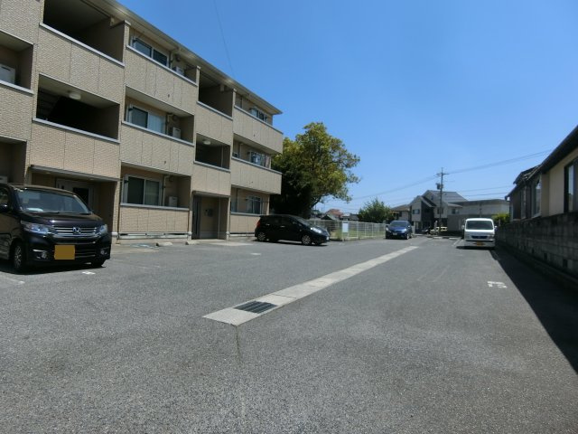 ラブラドールⅡの駐車場