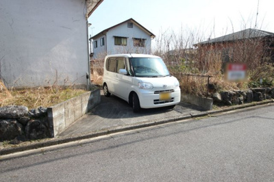【駐車場】 | 大津市南小松1594-78　中古戸建 | 駐車スペース
