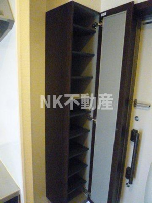 【玄関】 | ウィステリア（八戸ノ里賃貸） | シューズボックスです