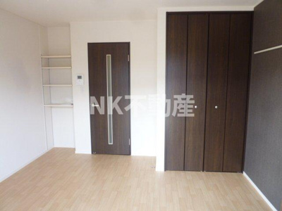 【居間・リビング】 | ウィステリア（八戸ノ里賃貸） | 洋室です