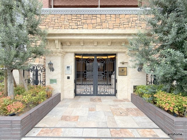 プレジオ江坂2　仲介手数料無料のエントランス