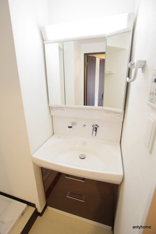 プレジオ江坂2　仲介手数料無料の洗面所