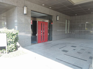 【エントランス】 | みなとみらい線「元町・中華街」駅徒歩1分と好立地。