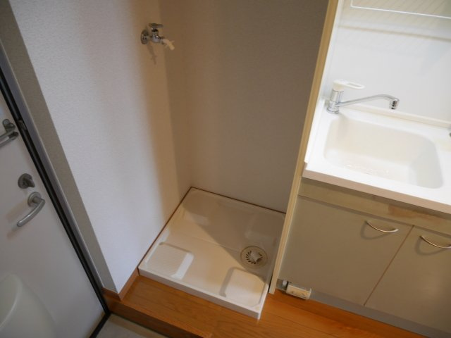 【設備】 | アイゼン竹下 | アイゼン竹下の洗濯機置き場