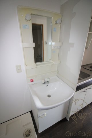 メゾンシティ鷺洲の独立洗面台