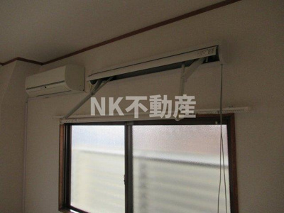 【設備】 | F FLAT元町（エフ フラットモトマチ）（河内永和賃貸） | 室内物干しです