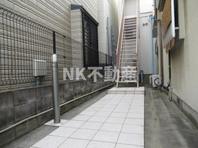 【エントランス】 | F FLAT元町（エフ フラットモトマチ）（河内永和賃貸） | エントランスです