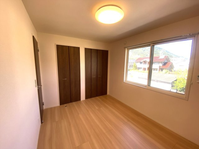 みつばち本町Ⅲ の洋室