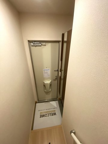 みつばち本町Ⅲ の玄関