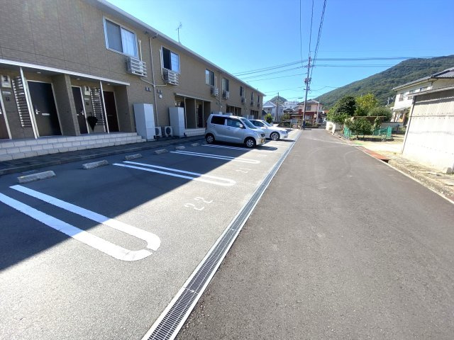 みつばち本町Ⅲ の駐車場